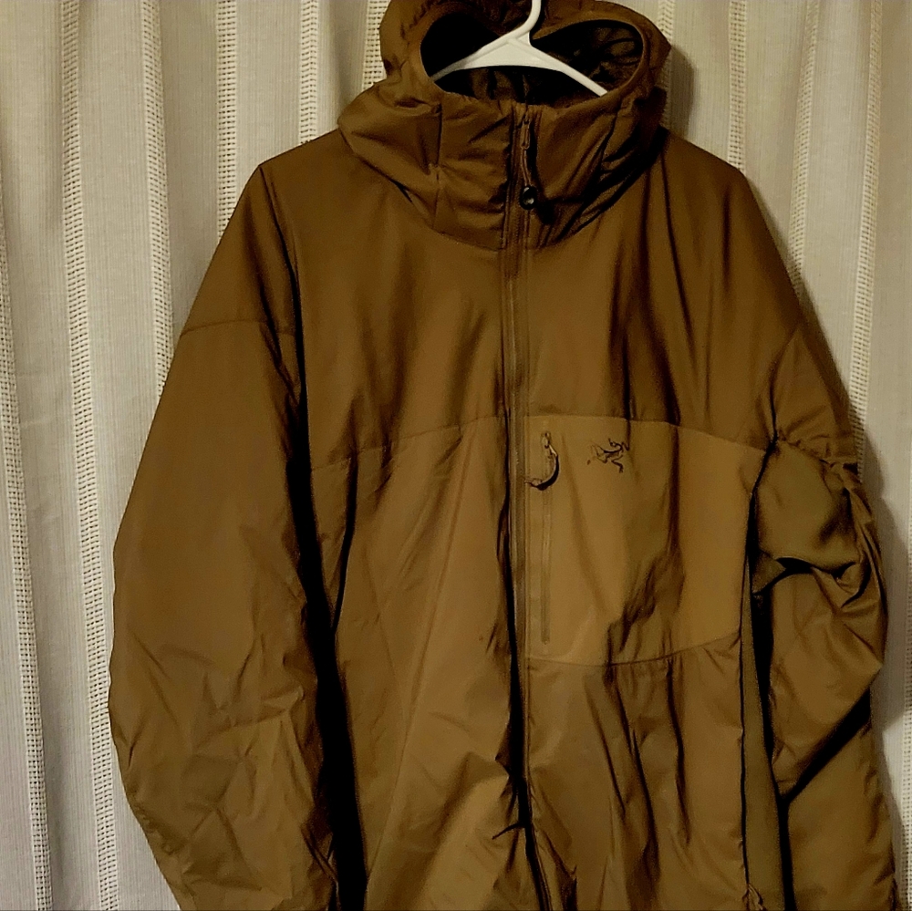 Arc'teryx Men's Tan Hooded Puffer Jacket